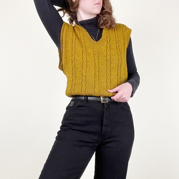 Vintage Handknit Cable Knit Sweater Vest Oversized Preppy Academia Hand Made - Picture 6 of 7